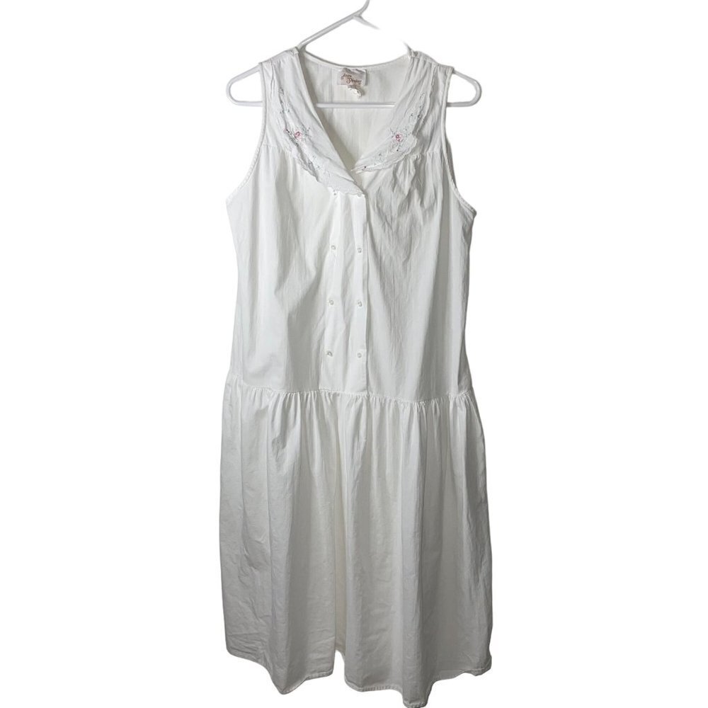 Llise Stevens Vintage Womans Nightgown Size Medium White Embroidered Drop Waist
